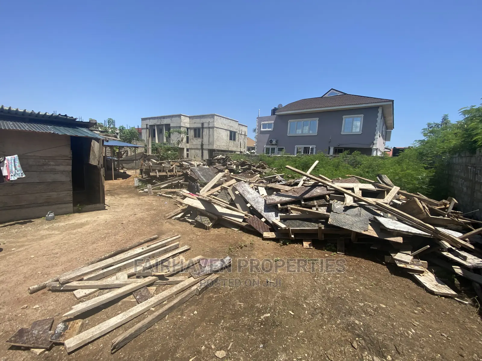 Full Plot for Sale at East Airport (Registered Land)