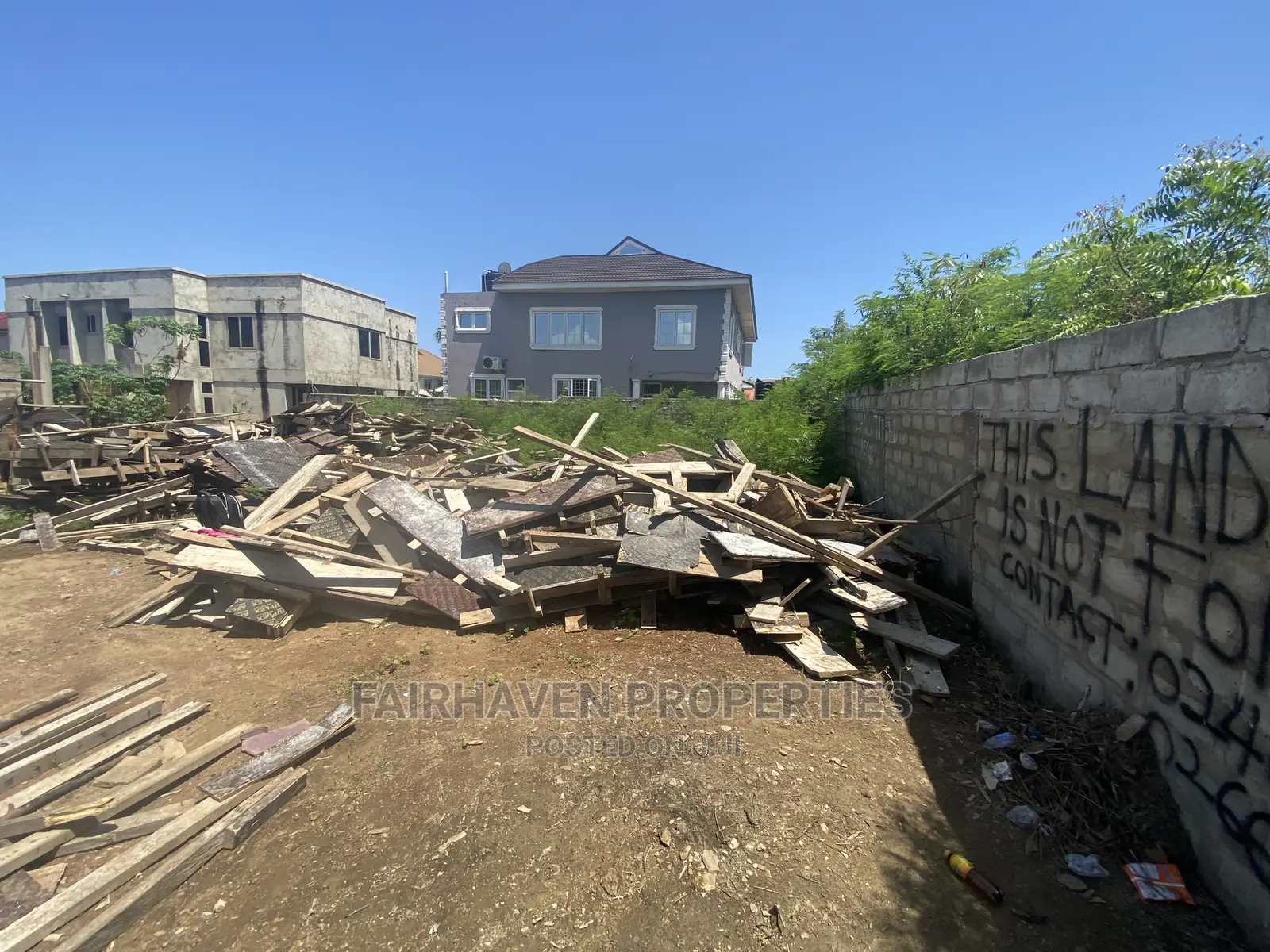 Full Plot for Sale at East Airport (Registered Land)