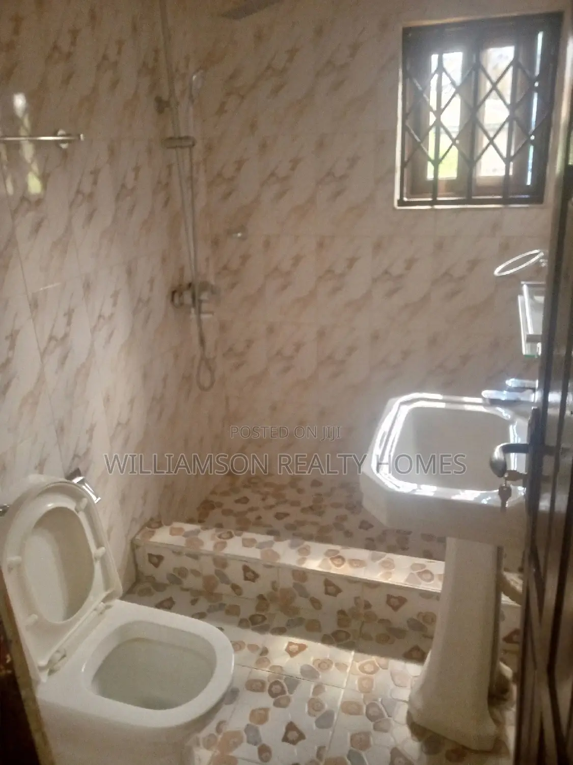 2bdrm House in Community 18,, Spintex for rent