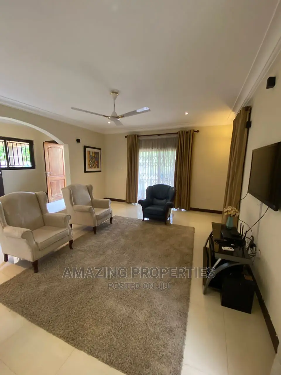 4bdrm House in Junction Mall Area for Rent