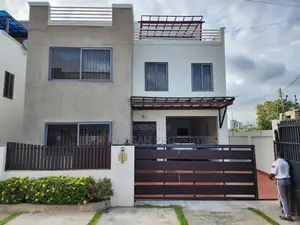 4bdrm Townhouse / Terrace in Skm, Dzorwulu for Rent