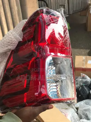 Toyota Hilux 2015 2016 2017 2018 Taillight