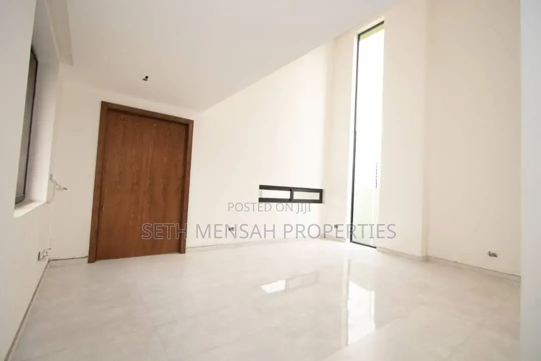 3bdrm House in Ashaley Botwe for Sale