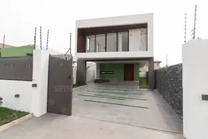 3bdrm House in Ashaley Botwe for Sale