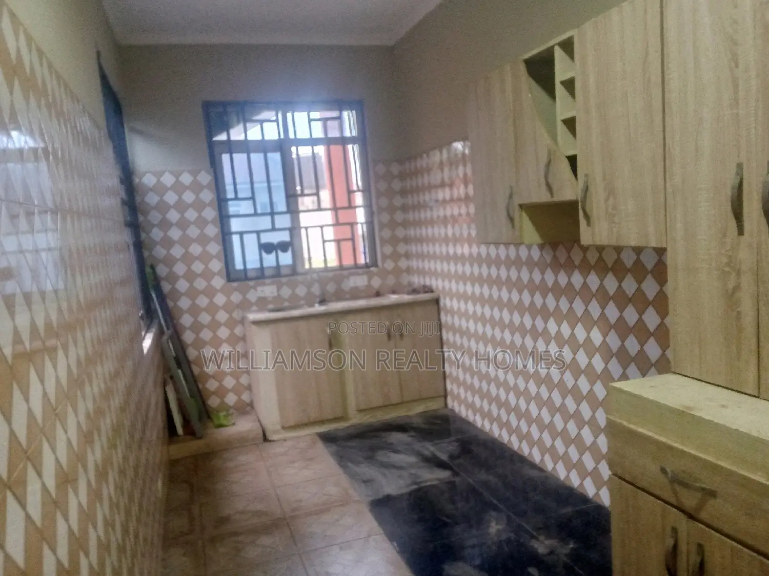 3bdrm Apartment in Community 18,, Spintex for rent