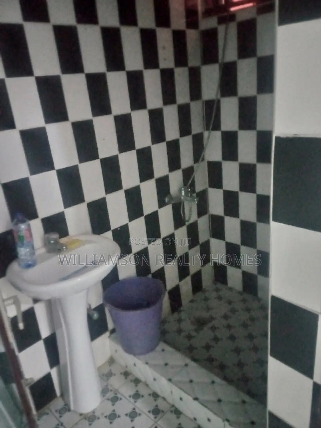 3bdrm Apartment in Community 18,, Spintex for rent