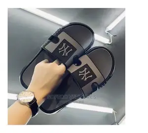 Soft Sole Korean Style Men and Women Slides