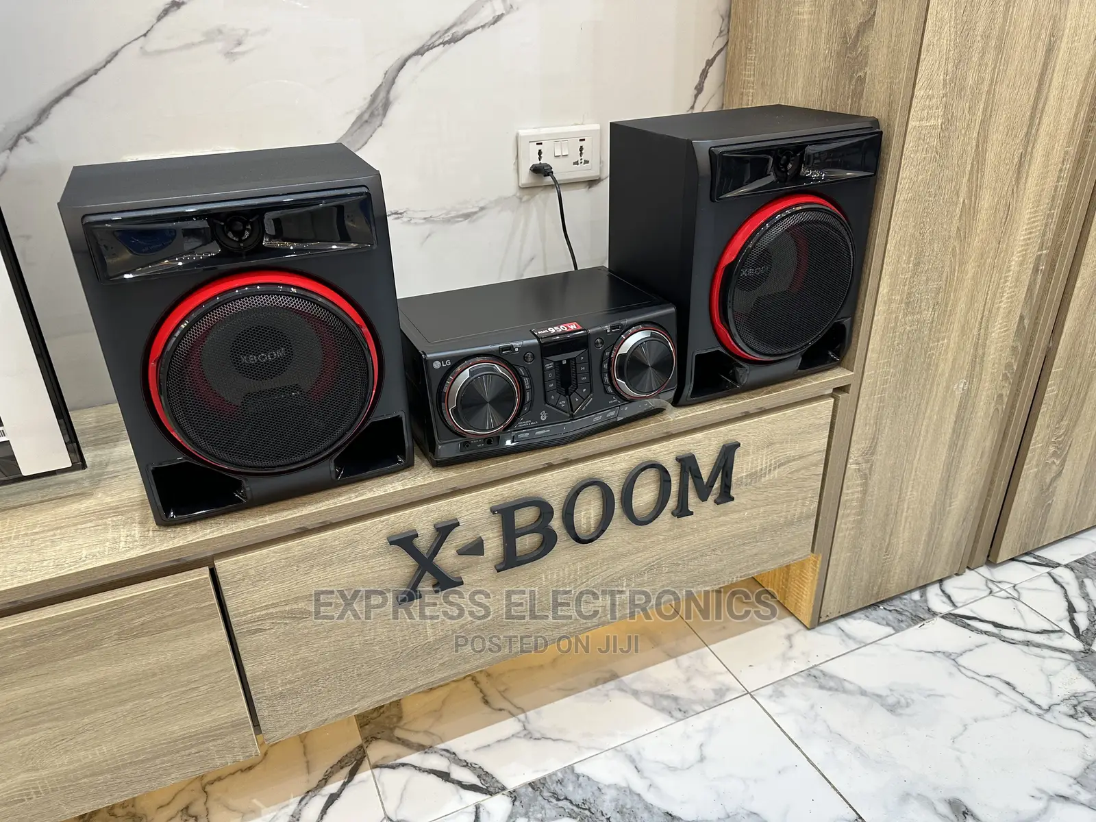 Mesmeric Newly Sealed LG Cl65 950W X-Boom Hifi