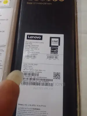 New Laptop Lenovo Yoga 700 8GB Intel Core I5 SSD 256GB