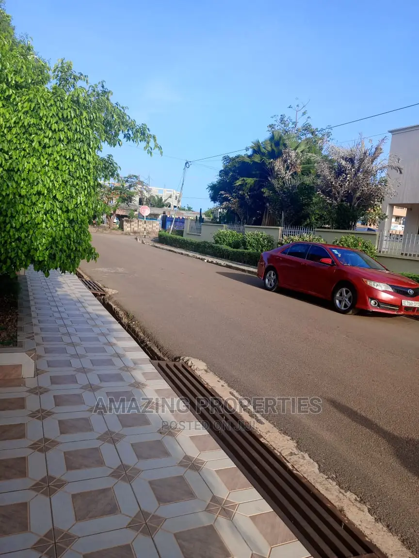 5bdrm House in Spintex for rent