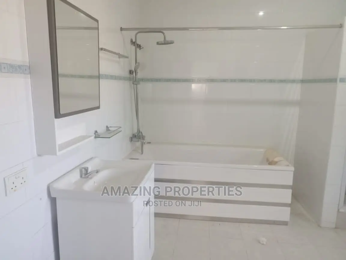 5bdrm House in Spintex for rent