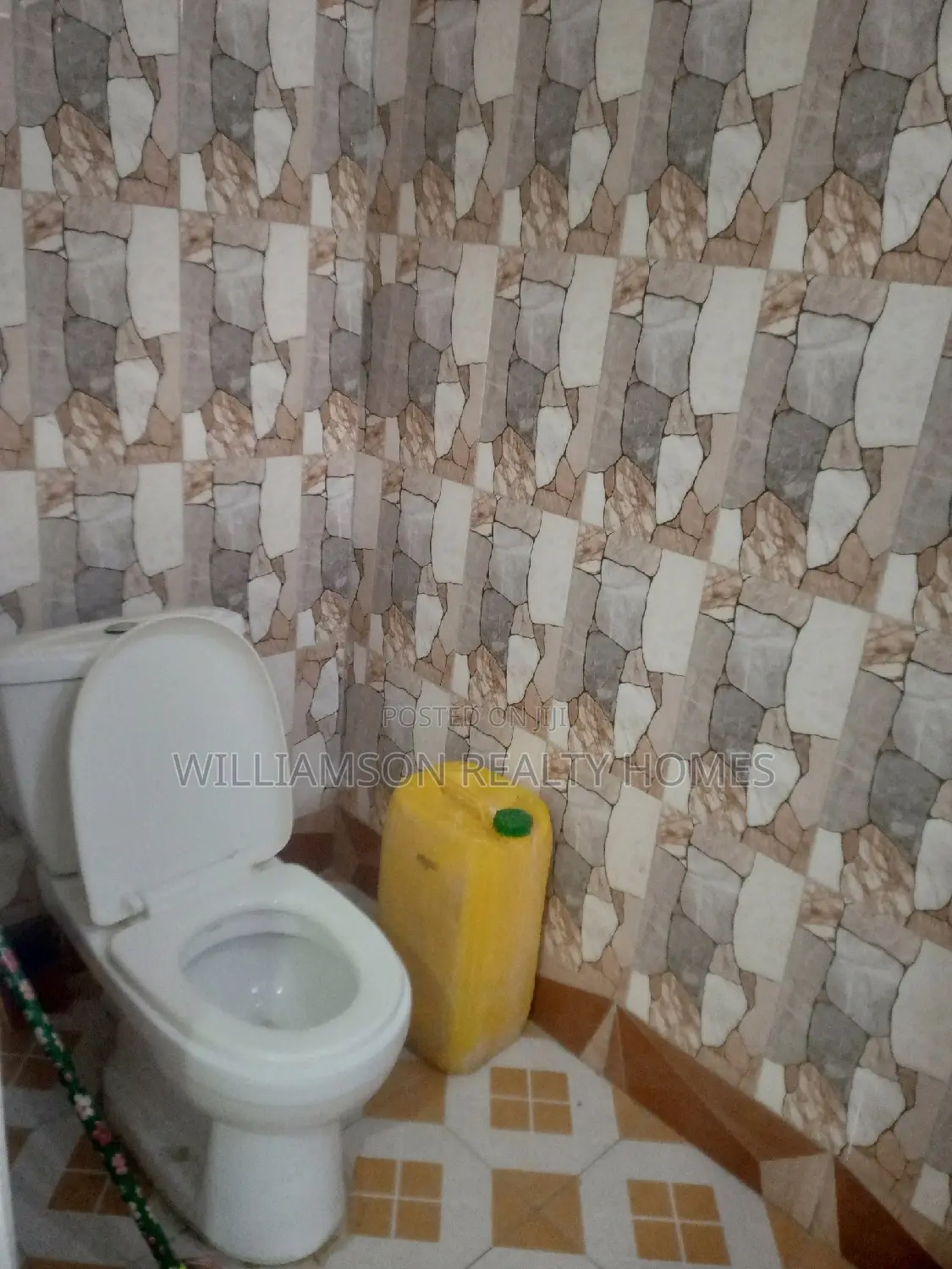 1bdrm Apartment in Community 18, Spintex for rent