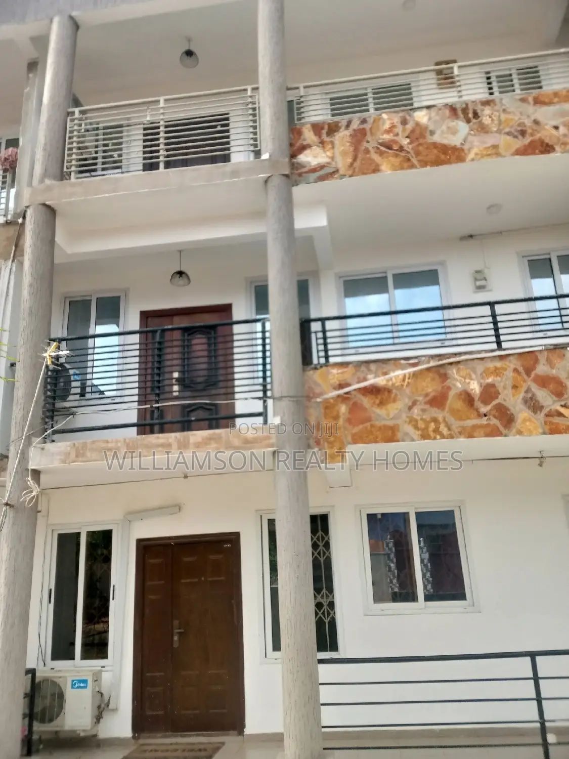 Furnished/Luxury 2bedrms Apt,Spintex