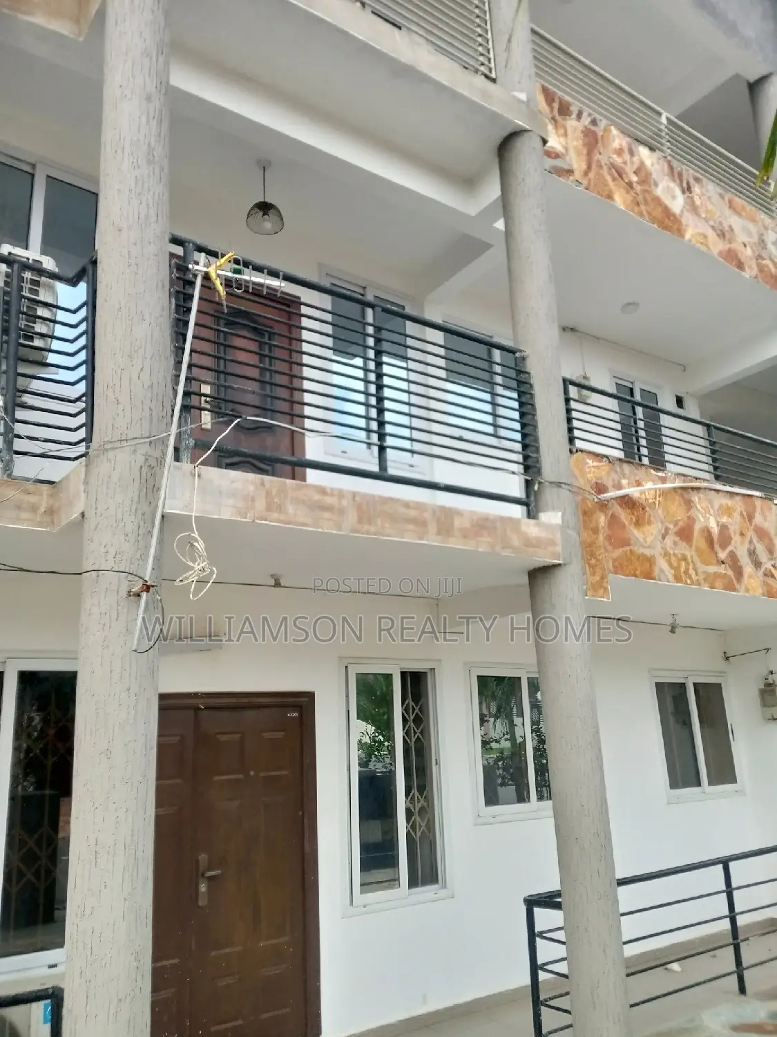 Furnished/Luxury 2bedrms Apt,Spintex