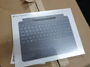 Microsoft Surface Pro 9 8 Signature Keyboard + Slim Pen