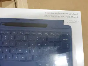 Microsoft Surface Pro 9 Signature Type Cover Keyboard + Pen