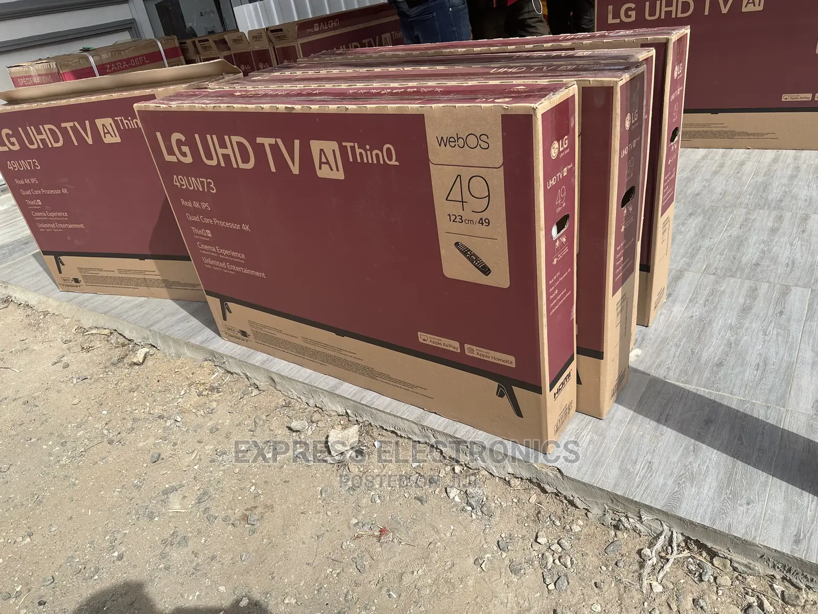 49UN7340PVC Sleek Black UHD Smart Tv