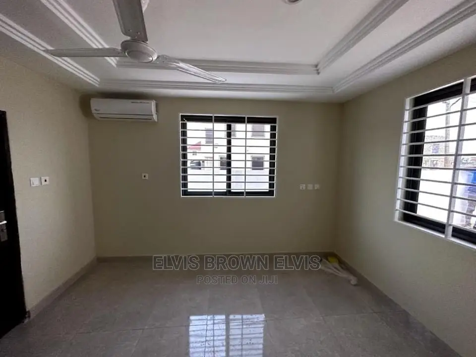 3bdrm House in Living Large, East Legon for Sale