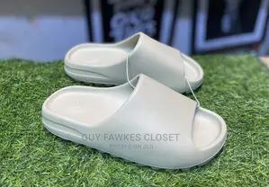 Adidas Yeezy Slides