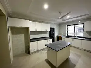 3bdrm House in Elly Real Estate, Ashaley Botwe for sale