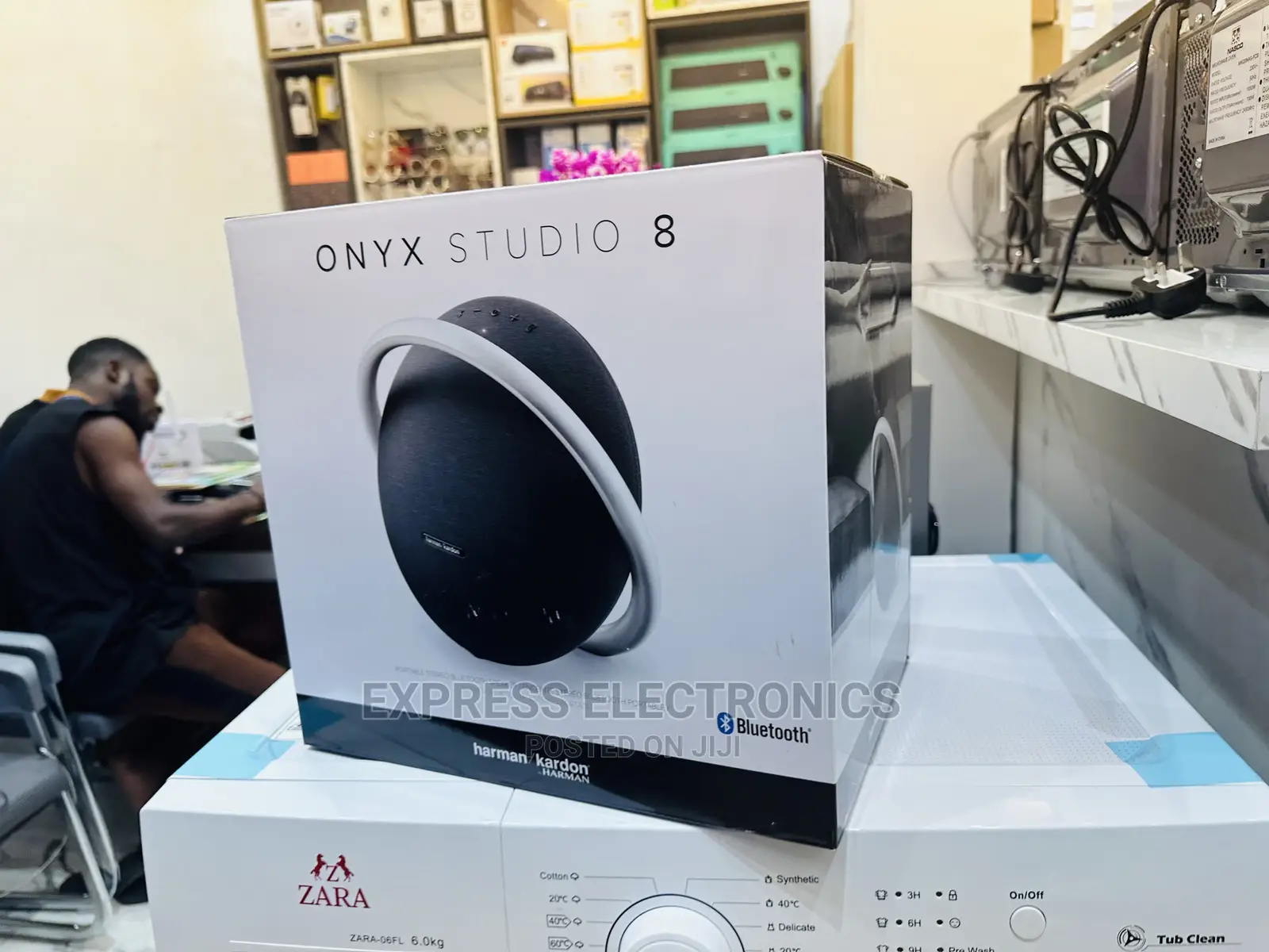 Onyx 8 Powerful Dynamic Clear Sound Effects Studio Bluetooth