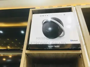 Harman Kardon Onyx Studio 8