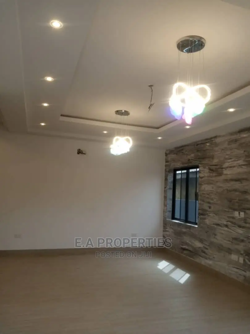 4bdrm House in E A Properties, Ghana Flag for sale