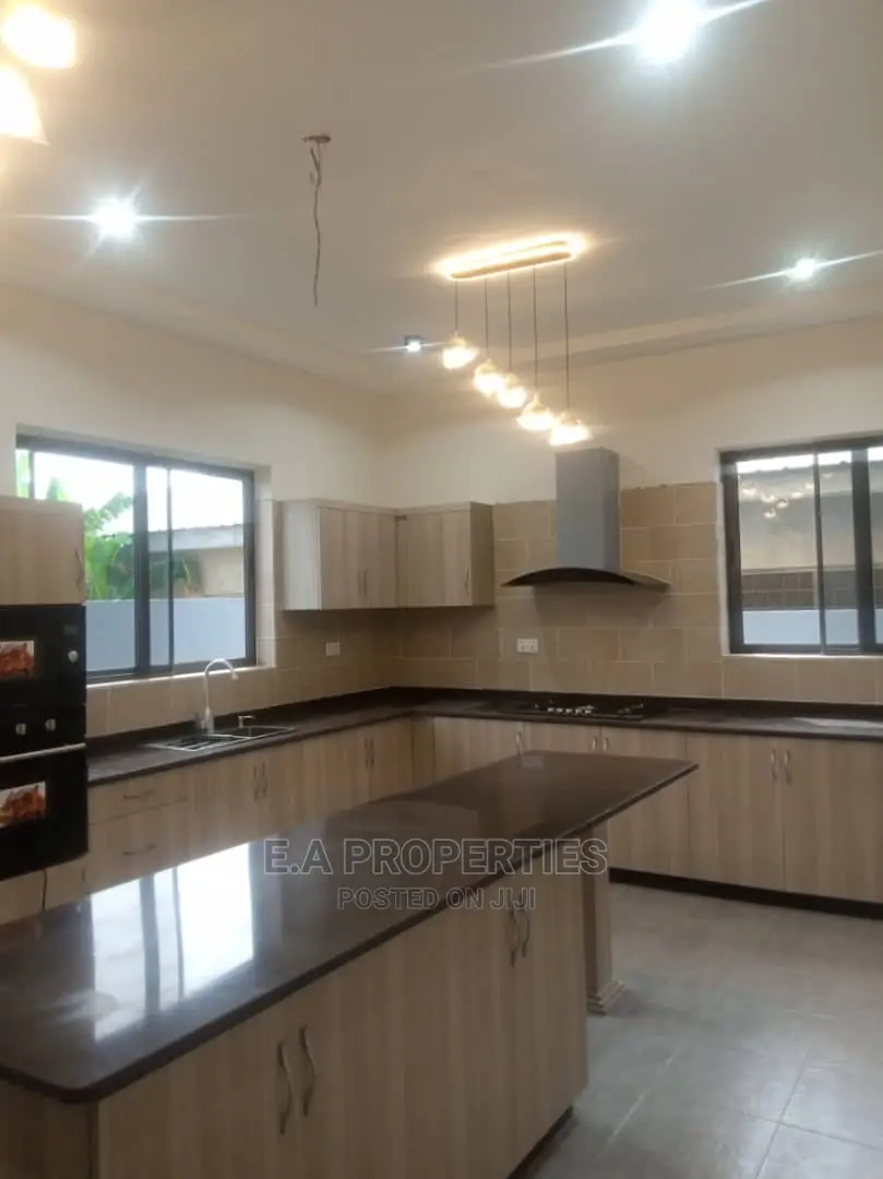 4bdrm House in E A Properties, Ghana Flag for sale