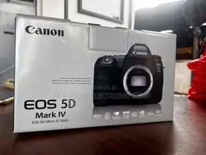 Canon 5D Mark Iv+ Lens 24mm-105mm