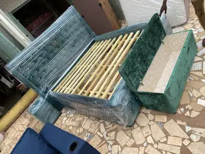 Promotional Queen Bed Frame With Aotoman.