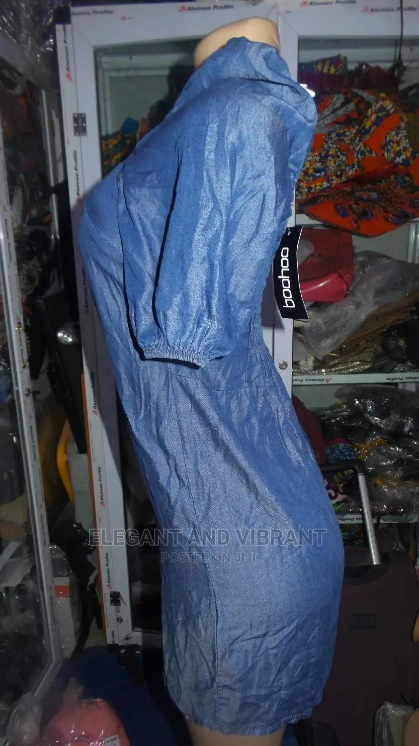 Beautiful Ladies Uk Jeans Dress With Slightly Pouf Hands.