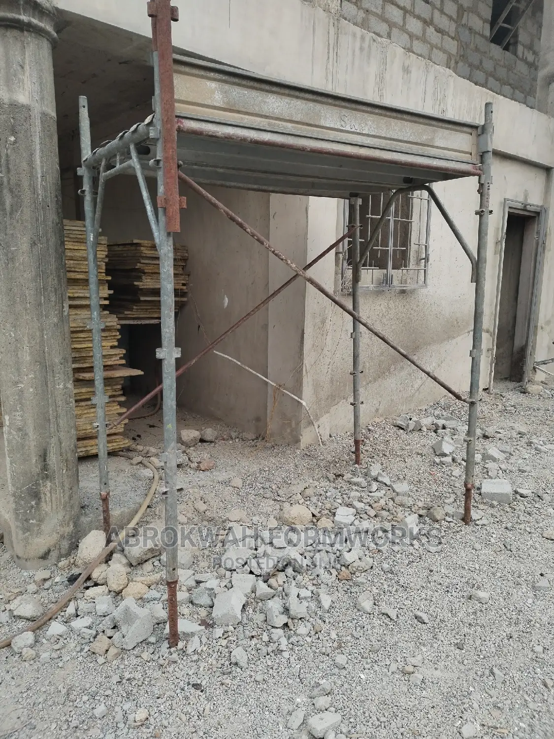 Formworks/Acrojacks/Scaffolds/Metals/Tiles/Paint/Machines