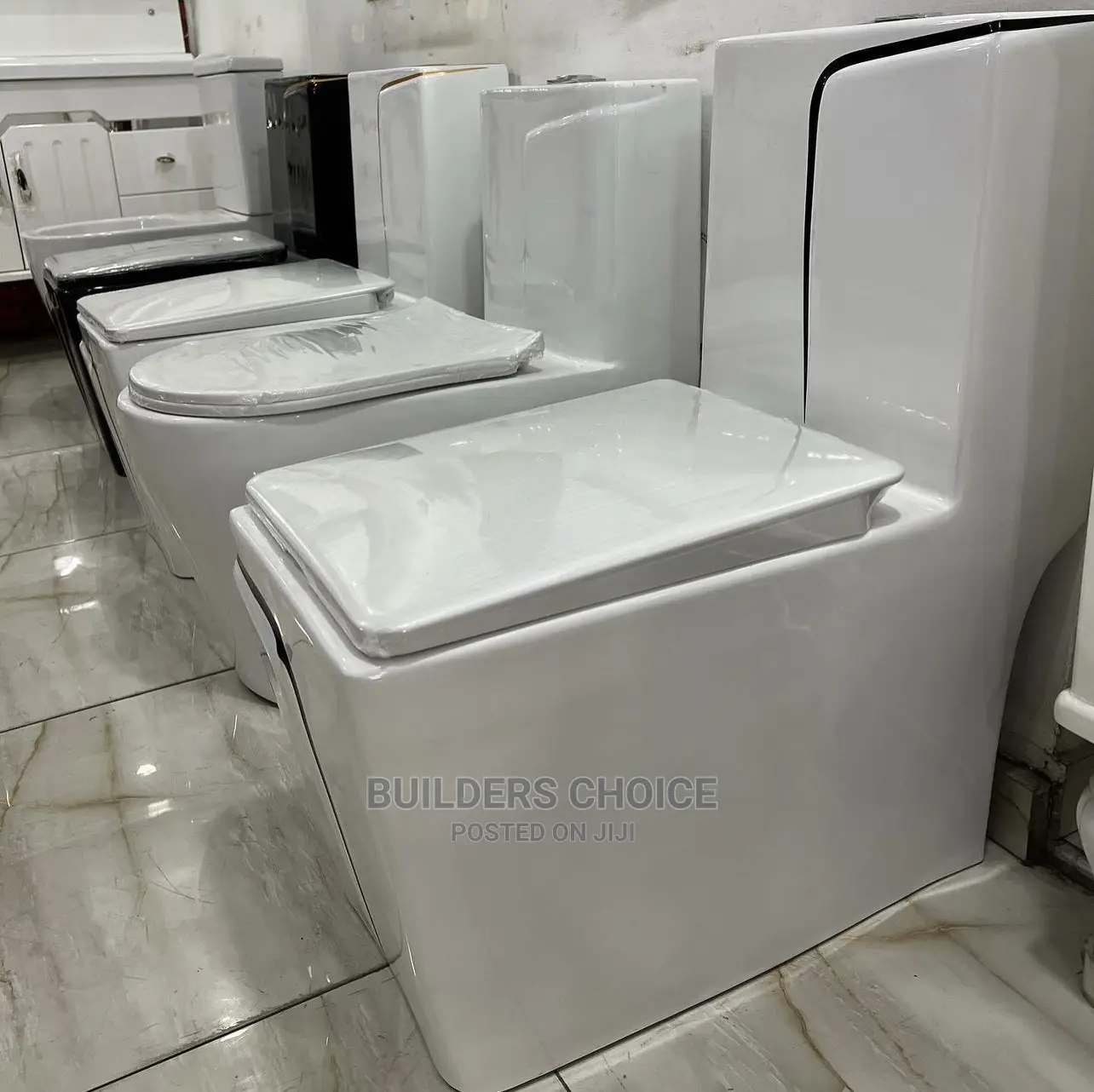 One Piece White And Black _wc _water Closet
