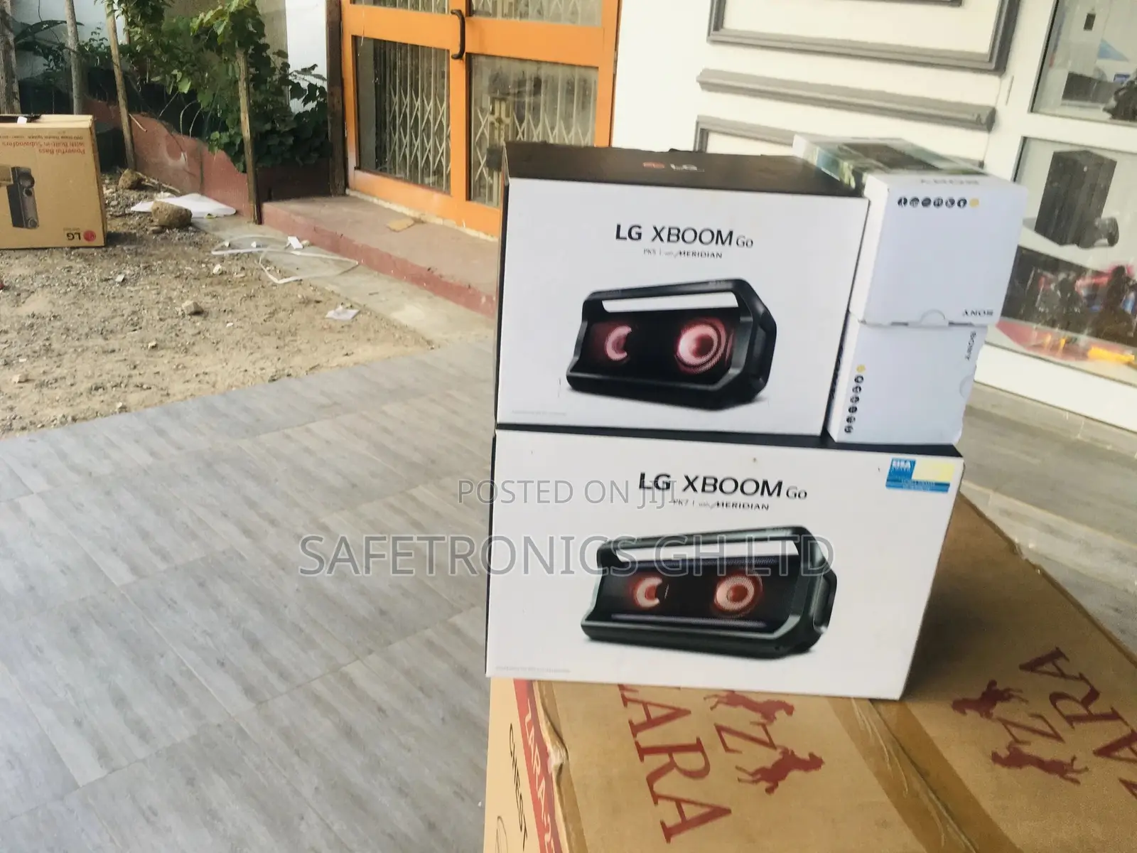 LG XBOOM Go Water-Resistant Bluetooth Speaker With Up To18hr