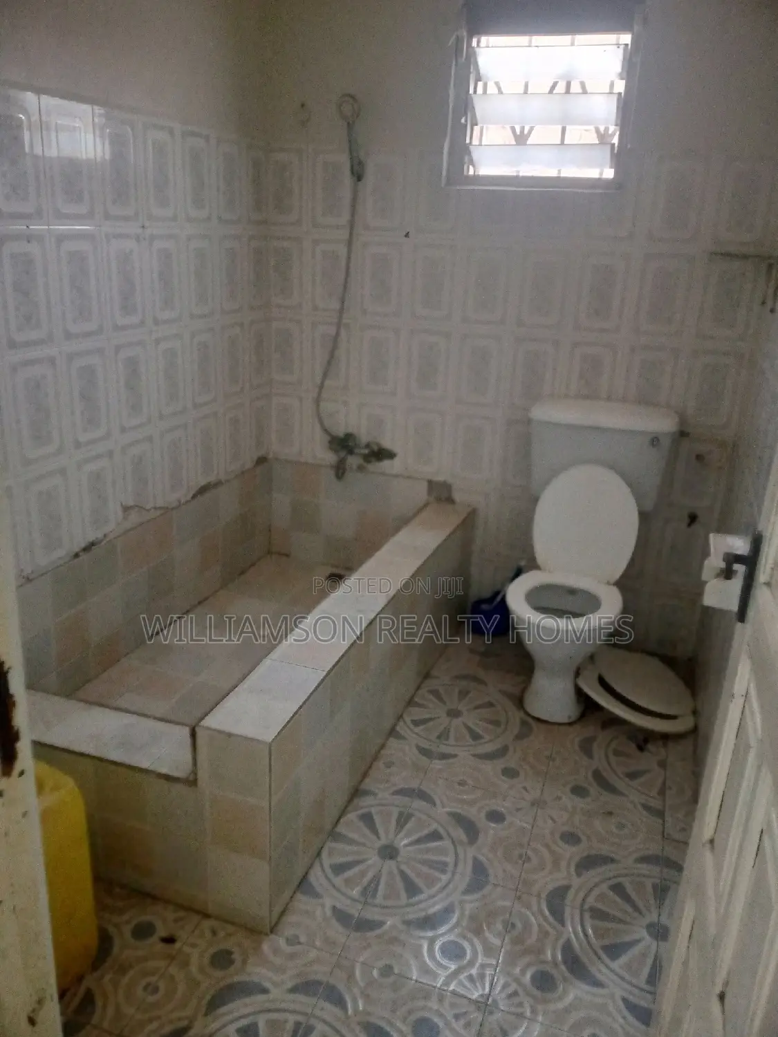 1bdrm Apartment in Community 18 Area, Spintex for rent