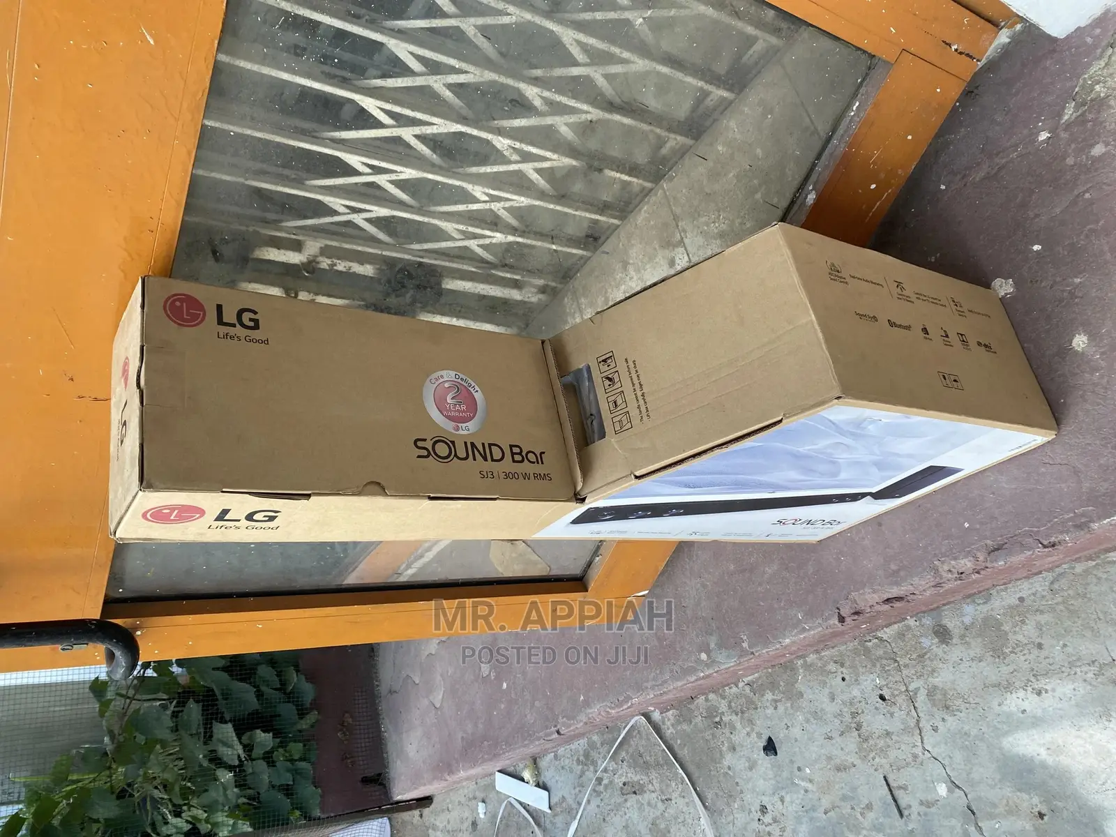 LG Bluetooth Soundbar Speaker.