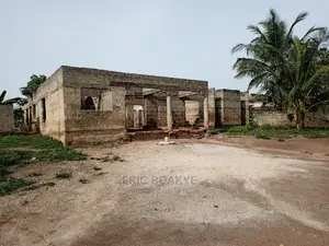 Uncompleted Five Bedrooms for Sale at Asuofia