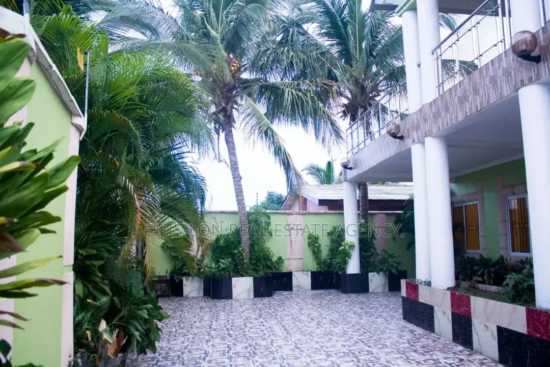 6bdrm House in Sharp-Connect., Kasoa for Sale