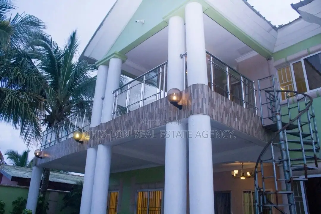 6bdrm House in Sharp-Connect., Kasoa for Sale