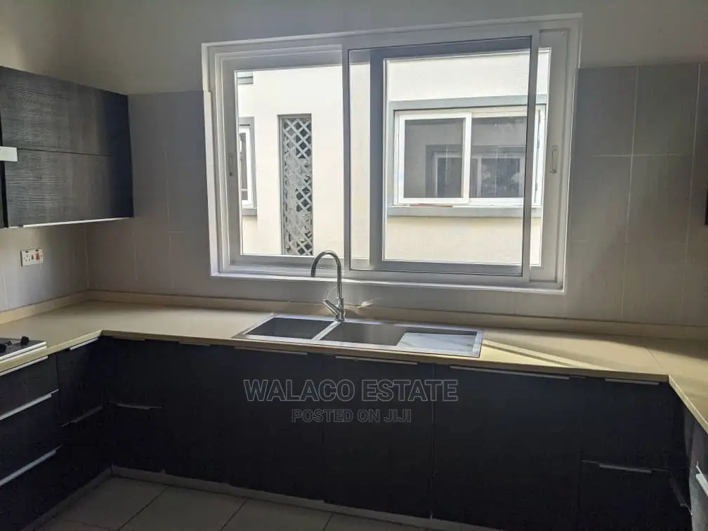4bdrm House in Walako Estate, Odorkor for Rent