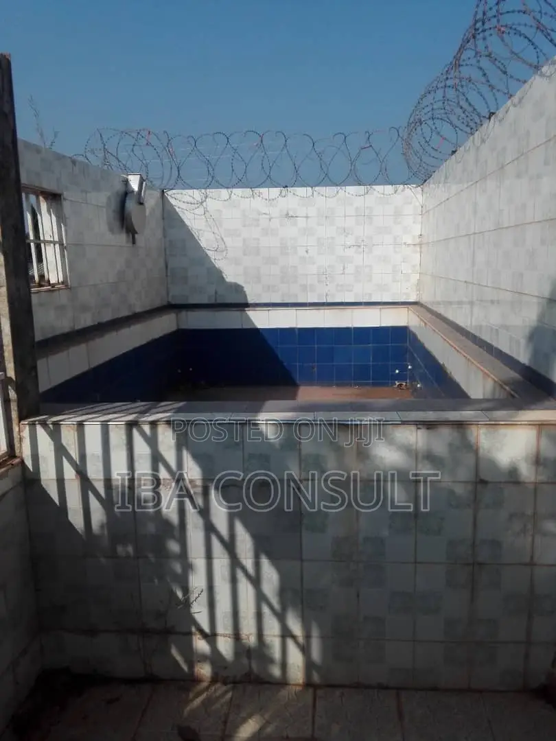 8bdrm House in Oyarifa Mall Area for sale