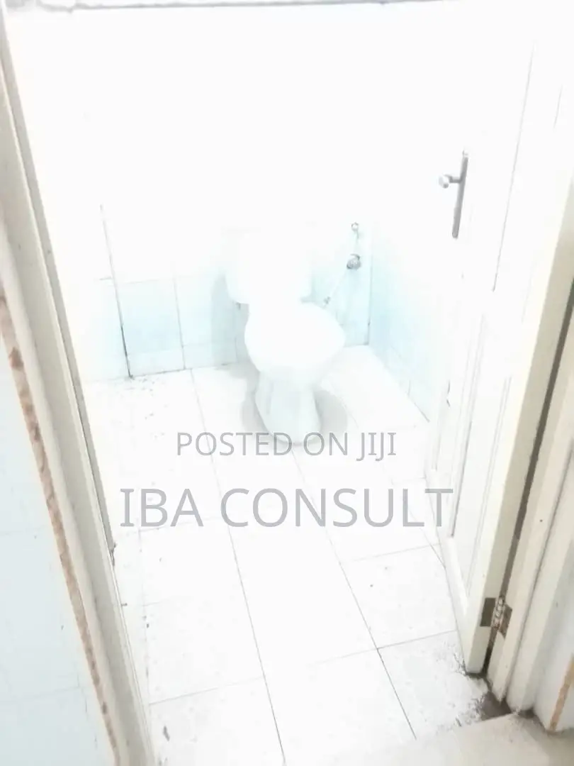8bdrm House in Oyarifa Mall Area for sale