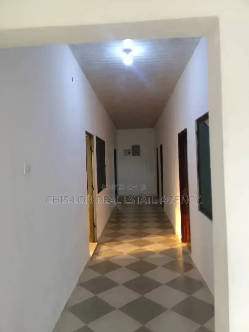 6bdrm House in Sharp-Connect., Nyanyano for Sale