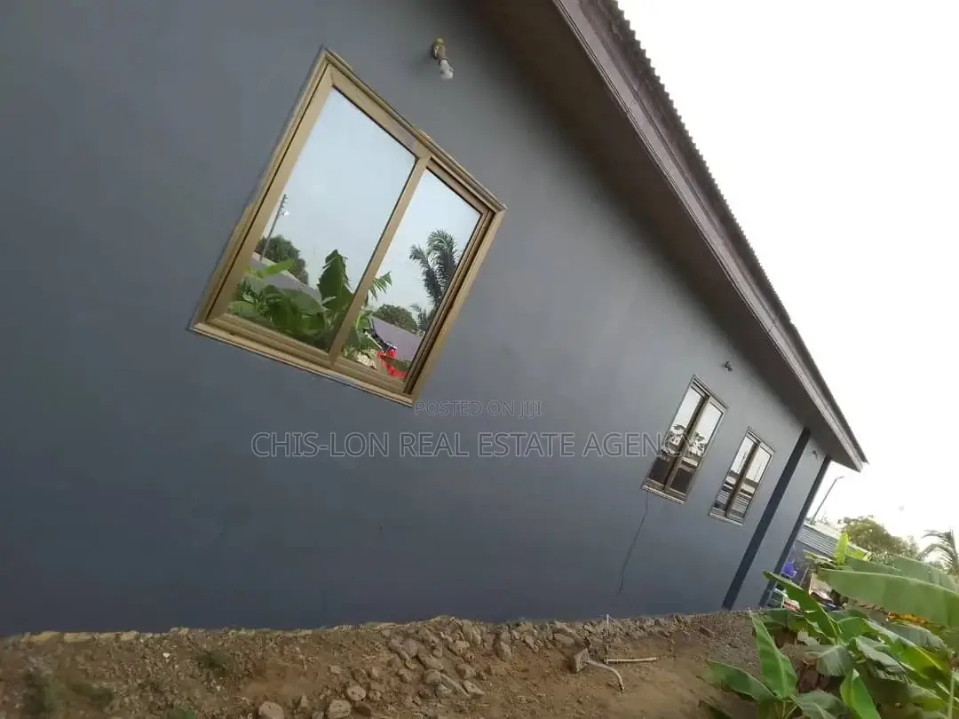 6bdrm House in Sharp-Connect., Nyanyano for Sale