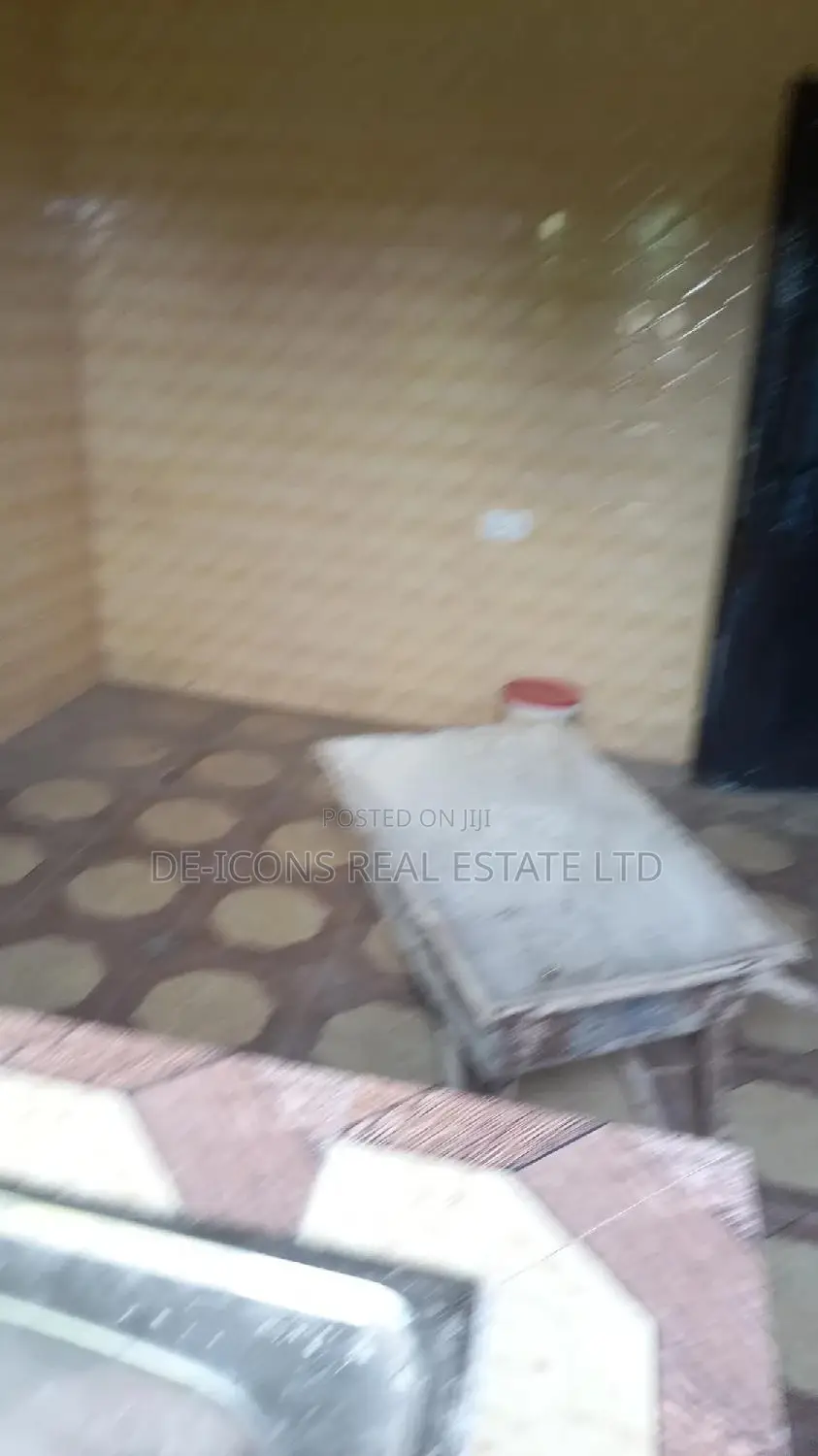 3bdrm House in De-Icons Real Estate, Awutu Senya East Municipal