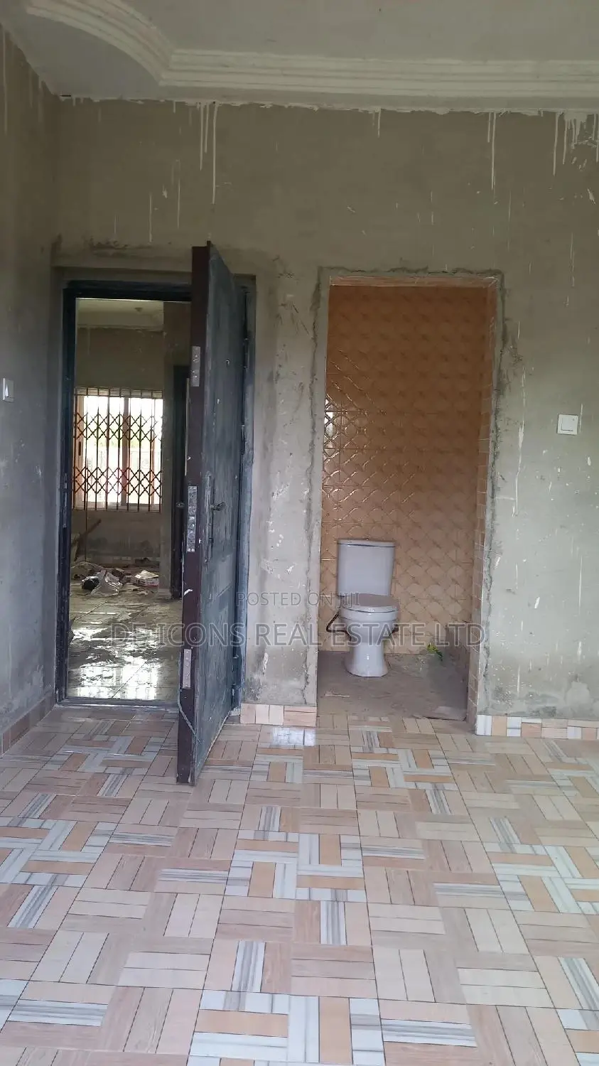 3bdrm House in De-Icons Real Estate, Awutu Senya East Municipal