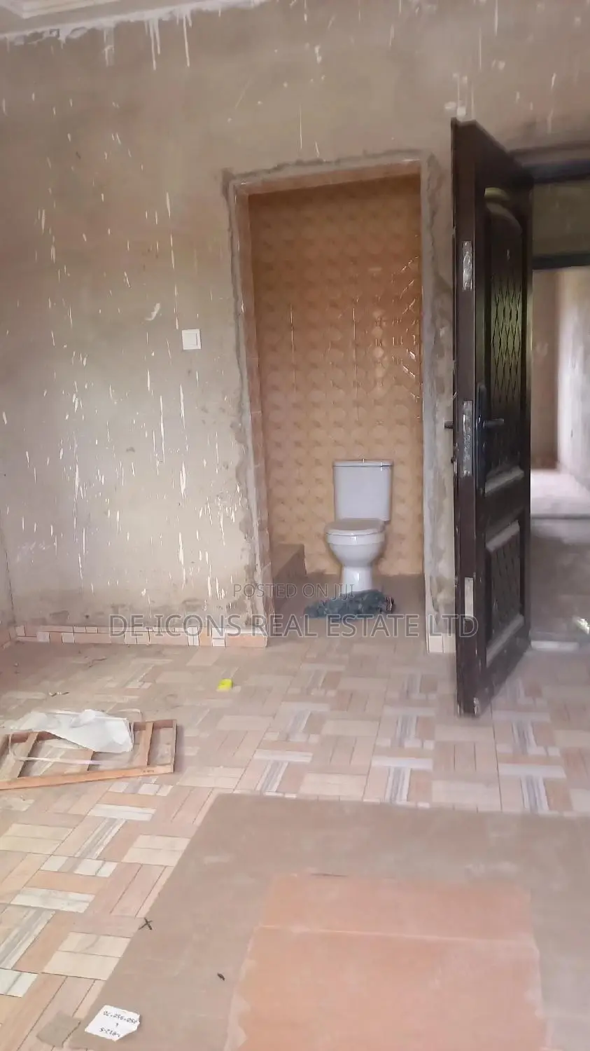 3bdrm House in De-Icons Real Estate, Awutu Senya East Municipal