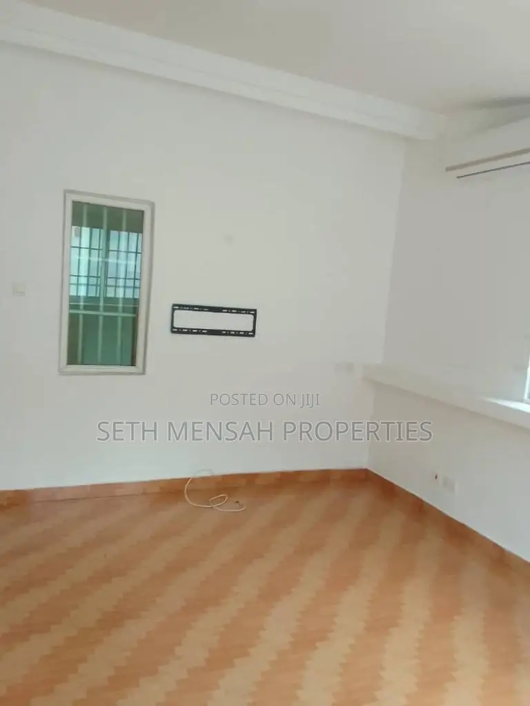 5bdrm House in SKM Property, Labone for Rent