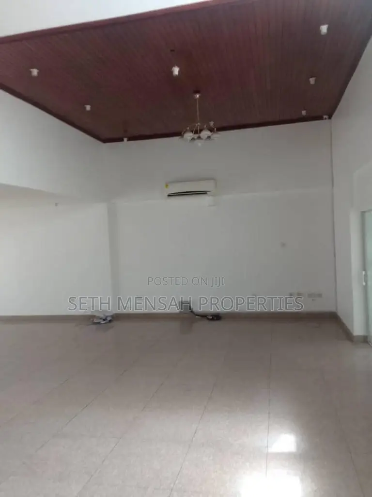 5bdrm House in SKM Property, Labone for Rent