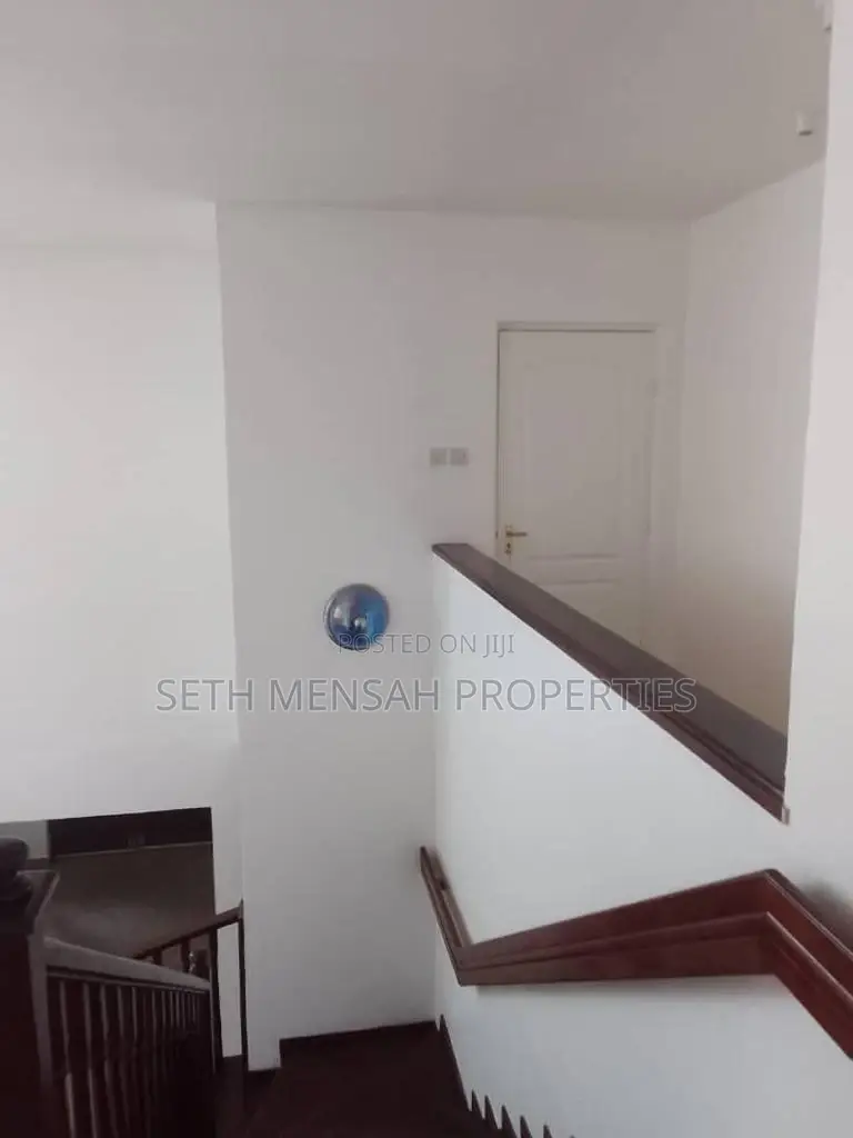 5bdrm House in SKM Property, Labone for Rent